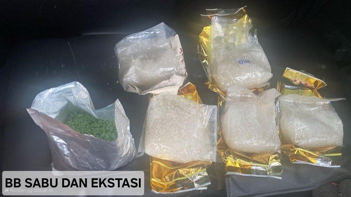 Kurir Narkoba di Depok Diringkus, Sabu 5,6 Kg Dibungkus Teh China Disita